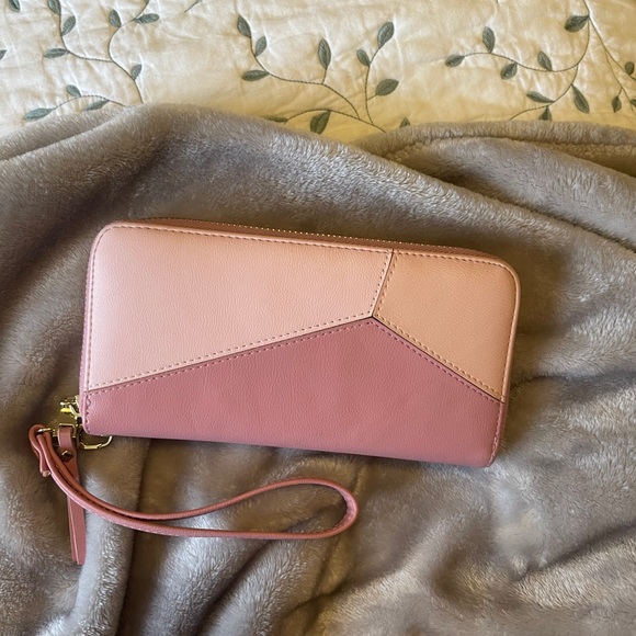 Dusty Pink Wallet - Picture 2 of 3